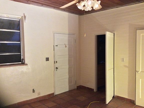 View looking to kitchen