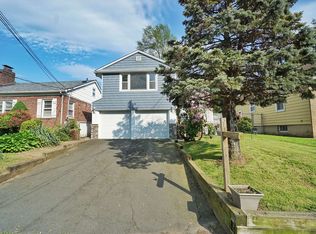 76 Cheshire Pl, Staten Island, NY 10301