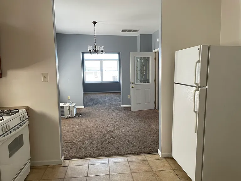 1515 Roberts Ave #2 — Photo 4