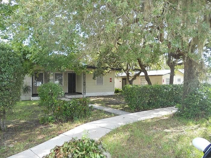 Inner unit near parking