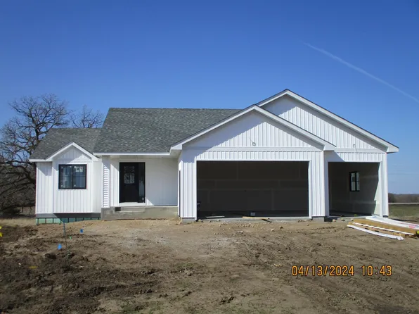 868 Poplar Dr SE, Kimball, MN 55353