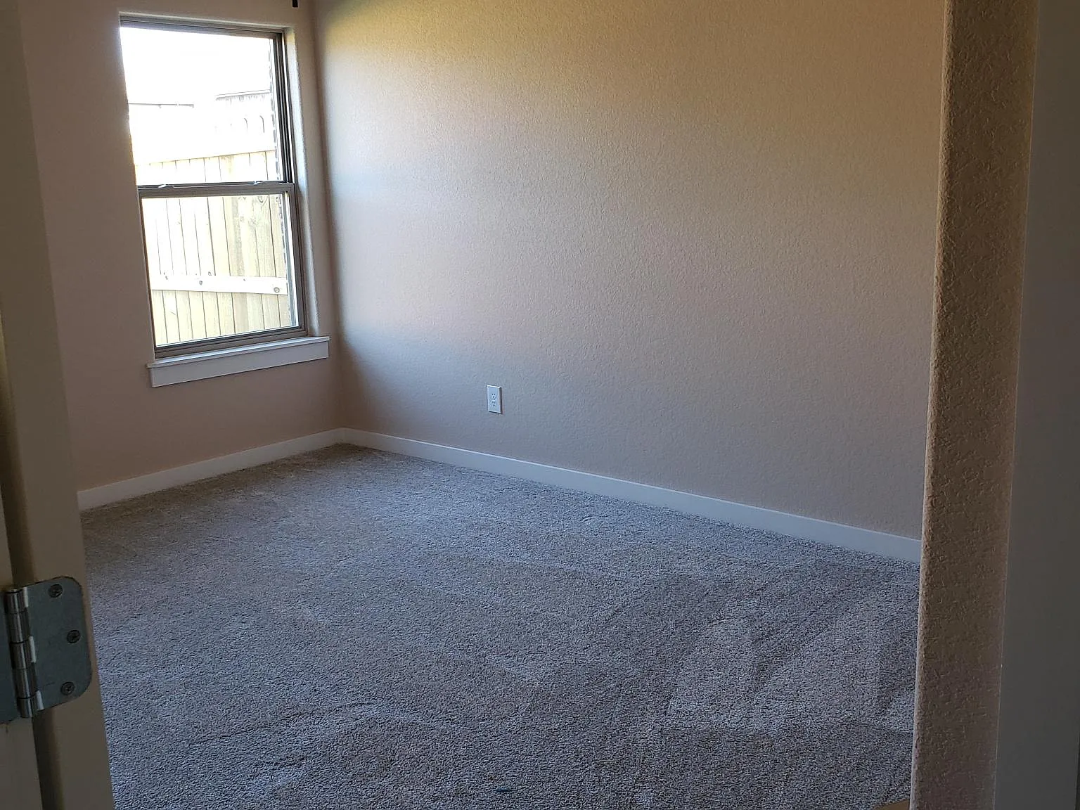 433 Red Robin St — Photo 4
