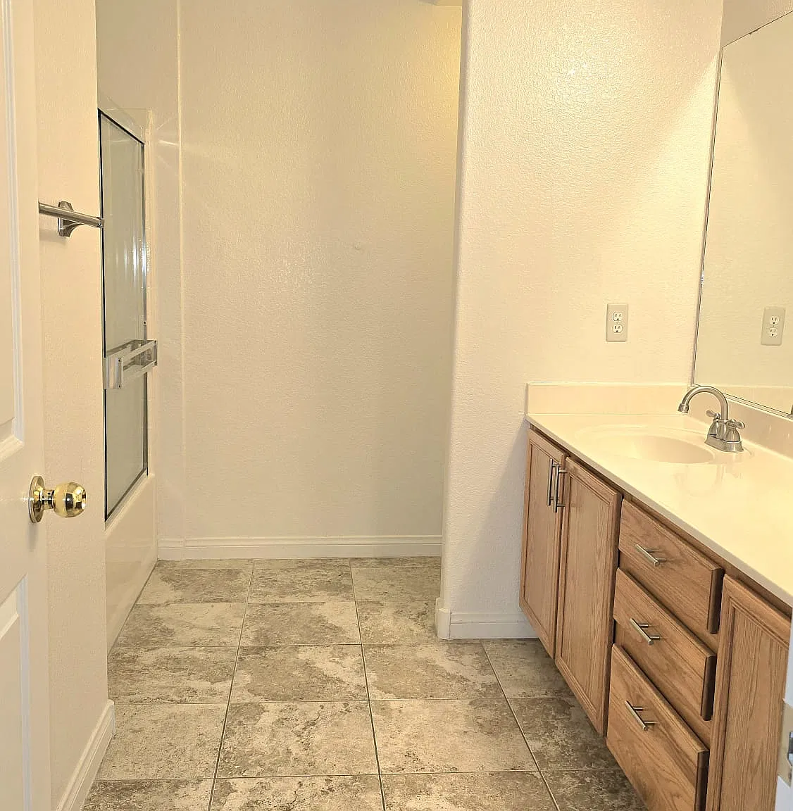830 Carnegie St — Photo 4
