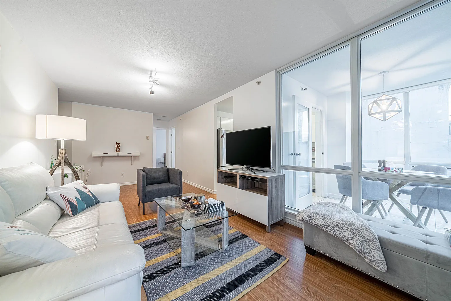 1166 Melville St #903 photo 1