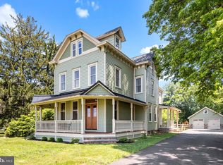 886 Mirror Lake Rd, Yardley, PA 19067