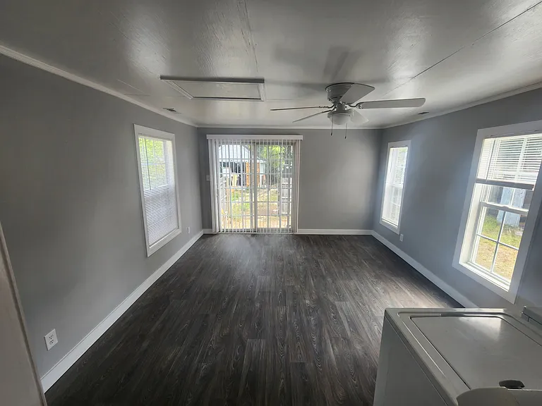136 Banneker Dr — Photo 4