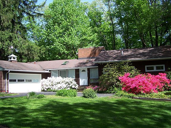 2nd image of 103 Meadow Ln