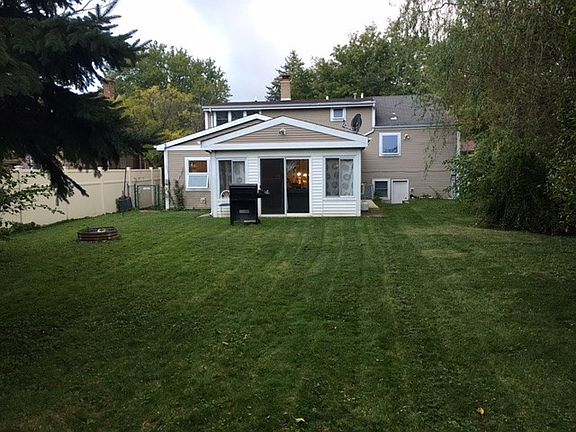 2nd image of 533 S Harvard Ave