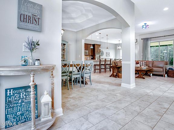 4th image of 606 Cloisterbane Dr
