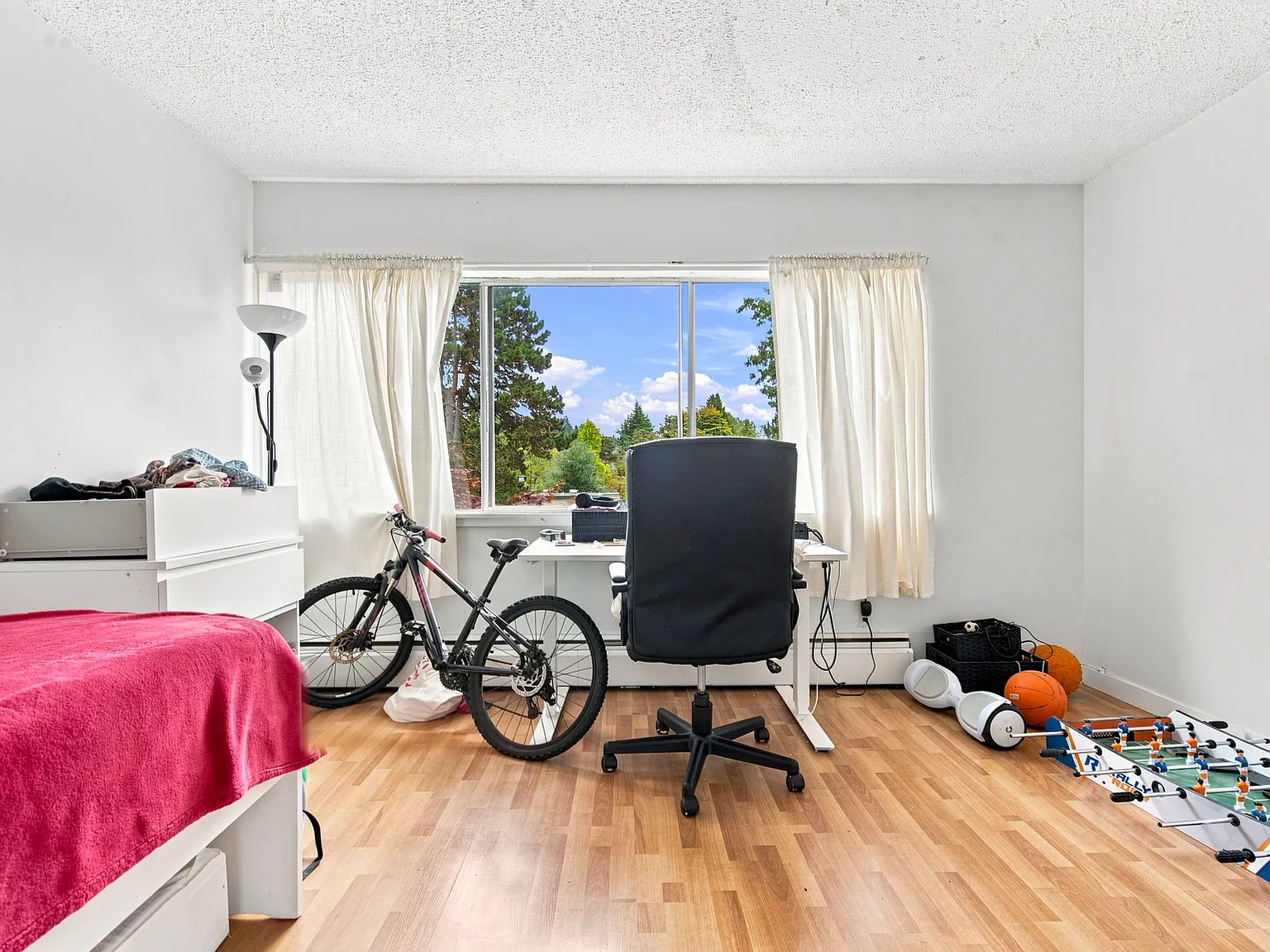 2 bed, 952 sqft, $2,700 — Photo 3