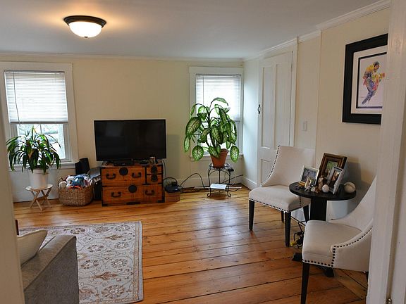 Living room with southern exposure, direct sunlight most of the day throughout the winter