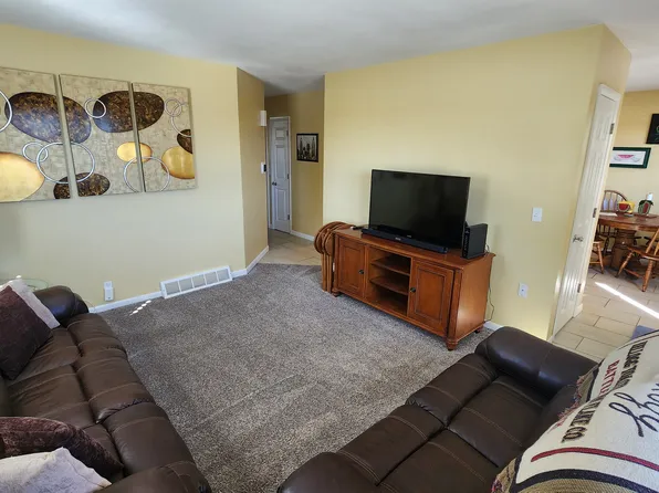 3306 Briar Oak St, Bellevue, NE 68123