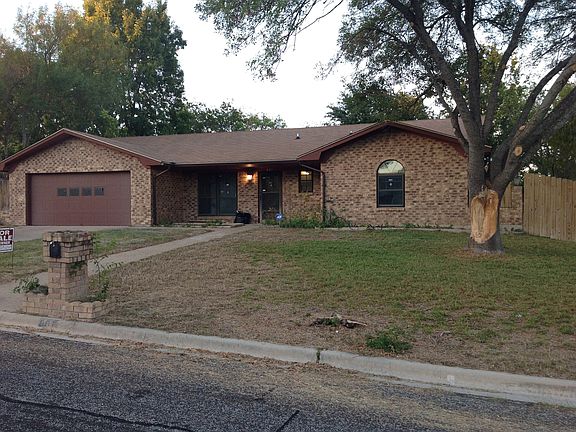 3rd image of 807 E Woodlawn Dr