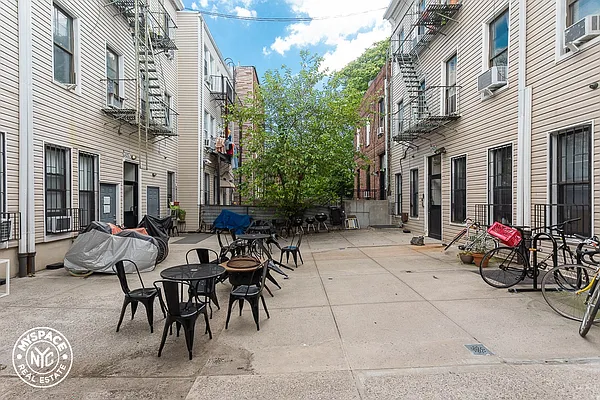 Rented by MySpaceNYC | media 37