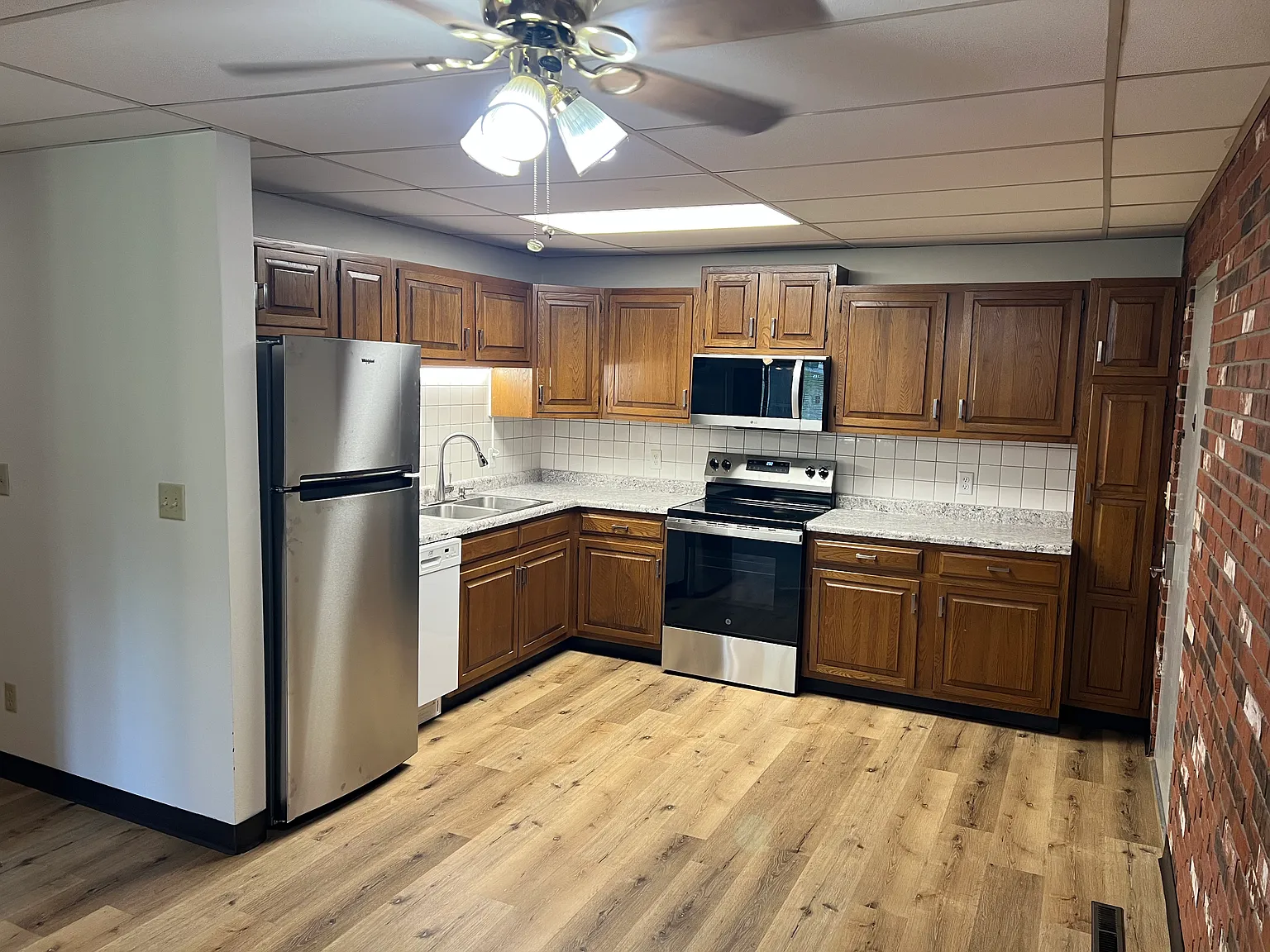 2 bed, 1000 sqft, $1,000 — Photo 1