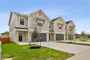 4 bed, 4.5 bath, 1951 sqft, $3,300 — Photo 1