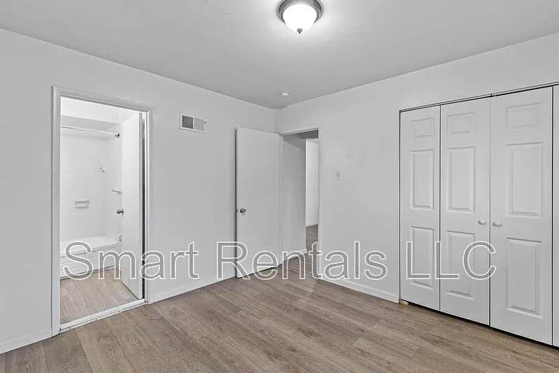 1 bed, 1.0 bath, $699 — Photo 4