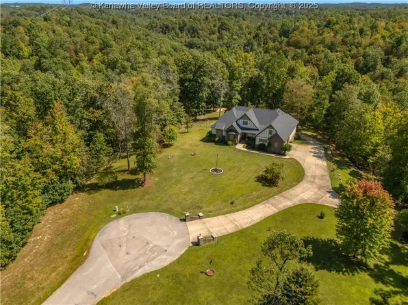 356 Latigo Point, Milton, WV 25541