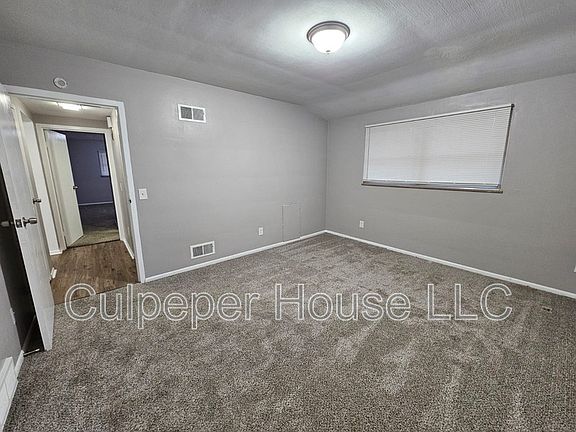 4th image of 4102 Garden Estates Dr #8