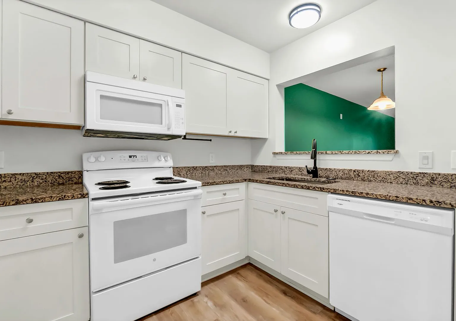 Niceville Condo With Pool! — Photo 3