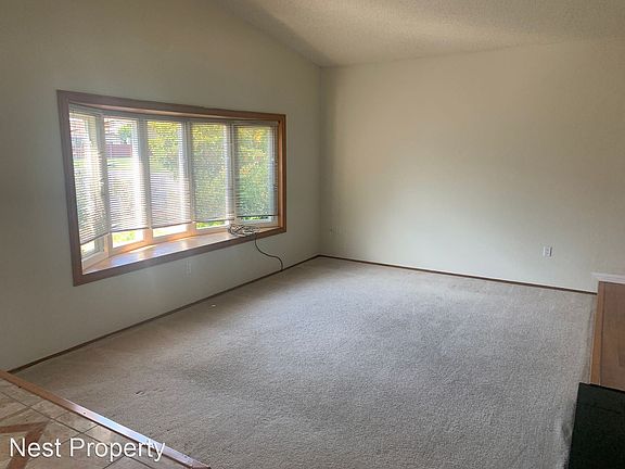 4th image of 801 Arcturus Cir