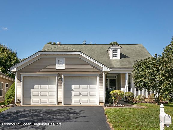 3rd image of 31 Greensprings Dr