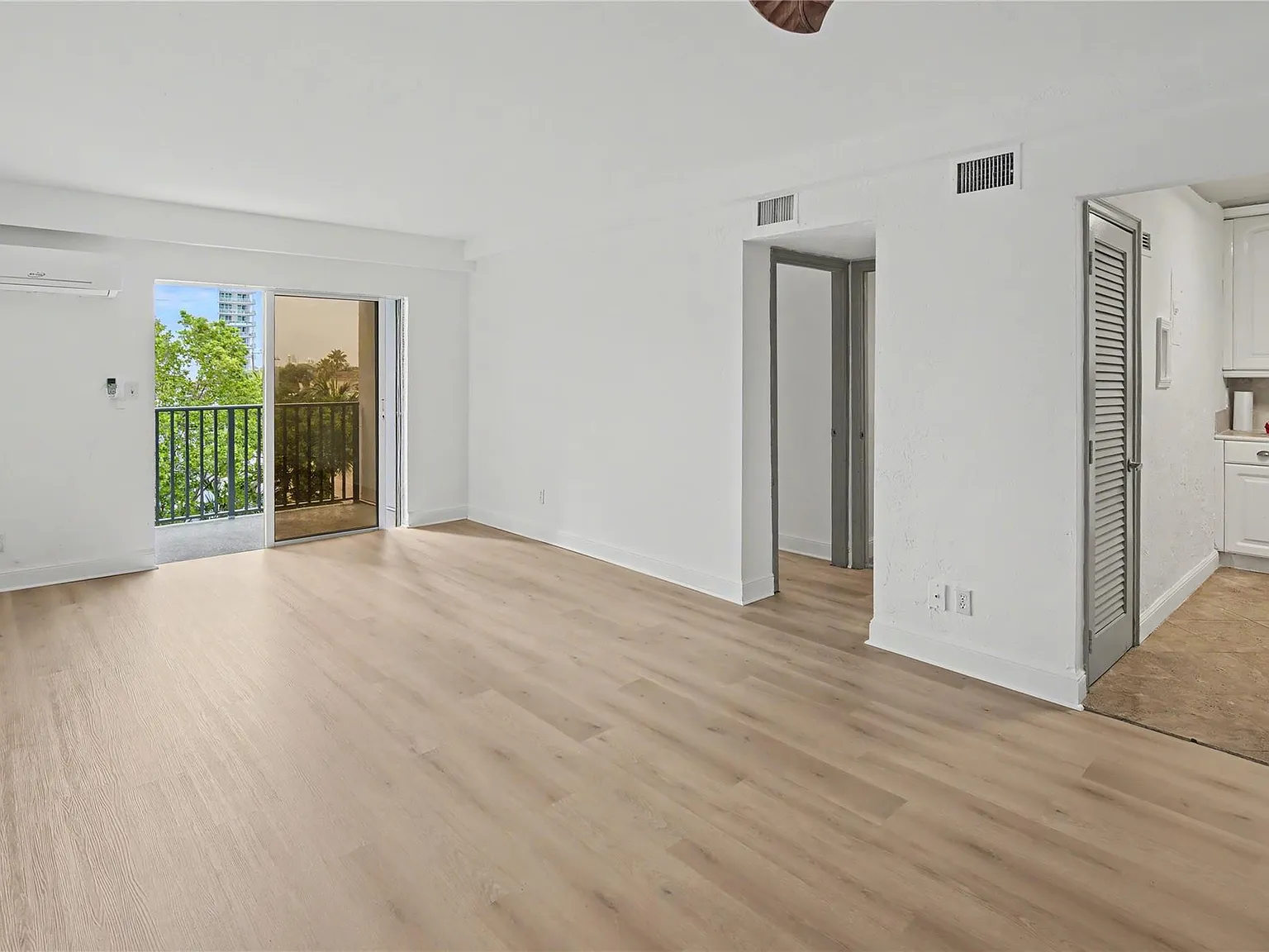 1 bed, 1.0 bath, 640 sqft, $2,090 — Photo 3