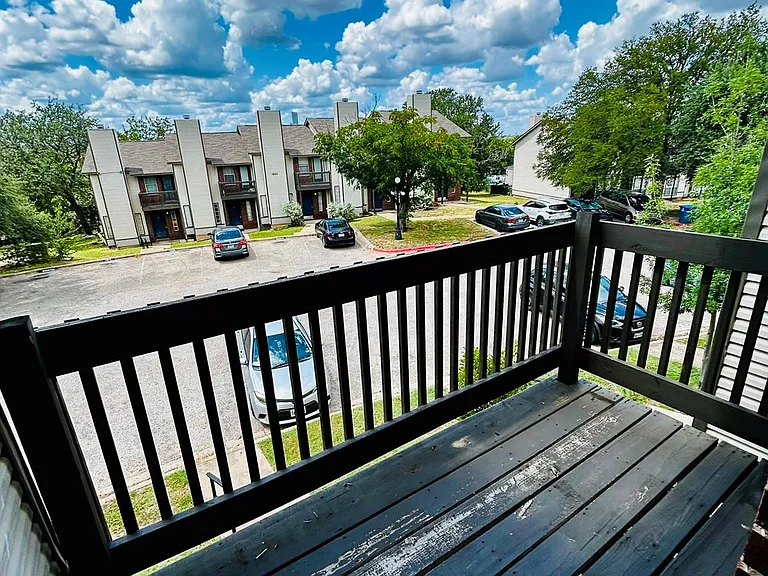 1818 River Crossing Cir #C — Photo 17