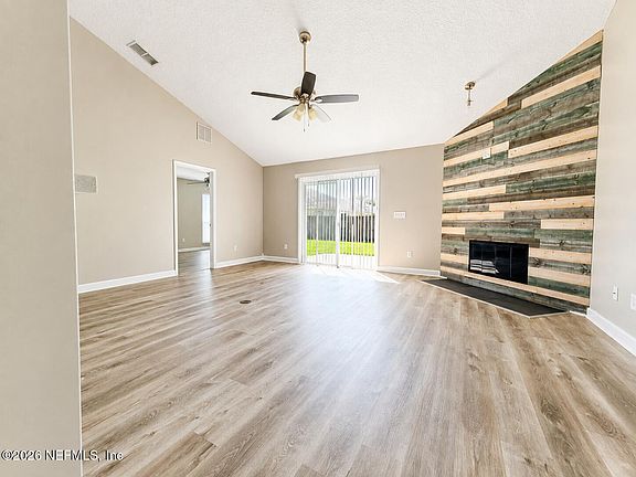 3rd image of 405 MACKENZIE Circle