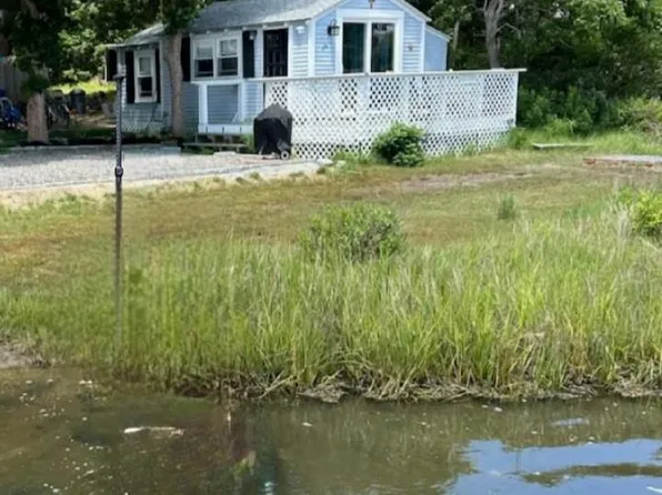 28 Seconsett Point Rd #C, Mashpee, MA 02649