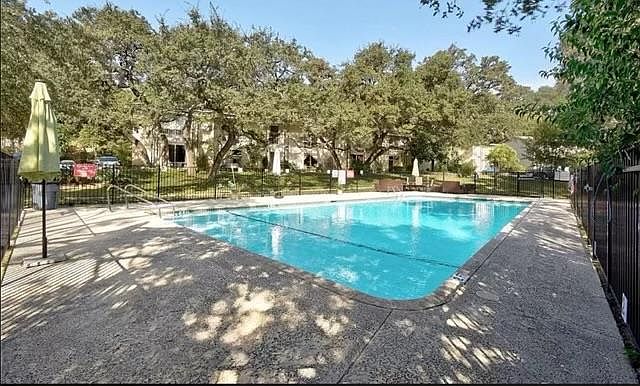 1st image of 5332 Balcones Dr APT D