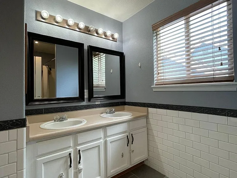 1813 Angelo Ct — Photo 14