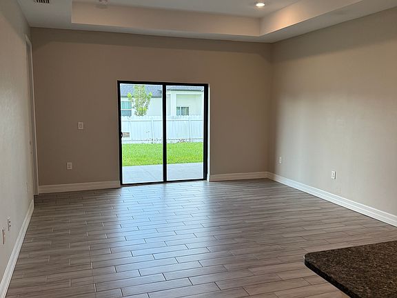 5th image of 4434/4436 28th St SW