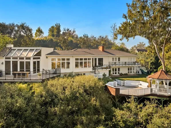 282 Bentley Cir, Los Angeles, CA 90049