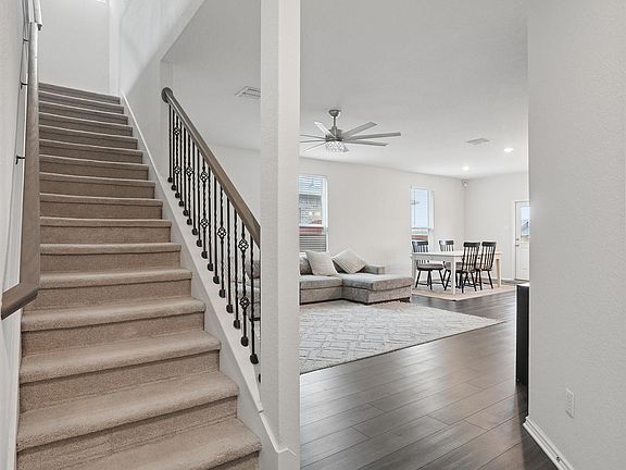 5th image of 160 Sweetleaf Dr