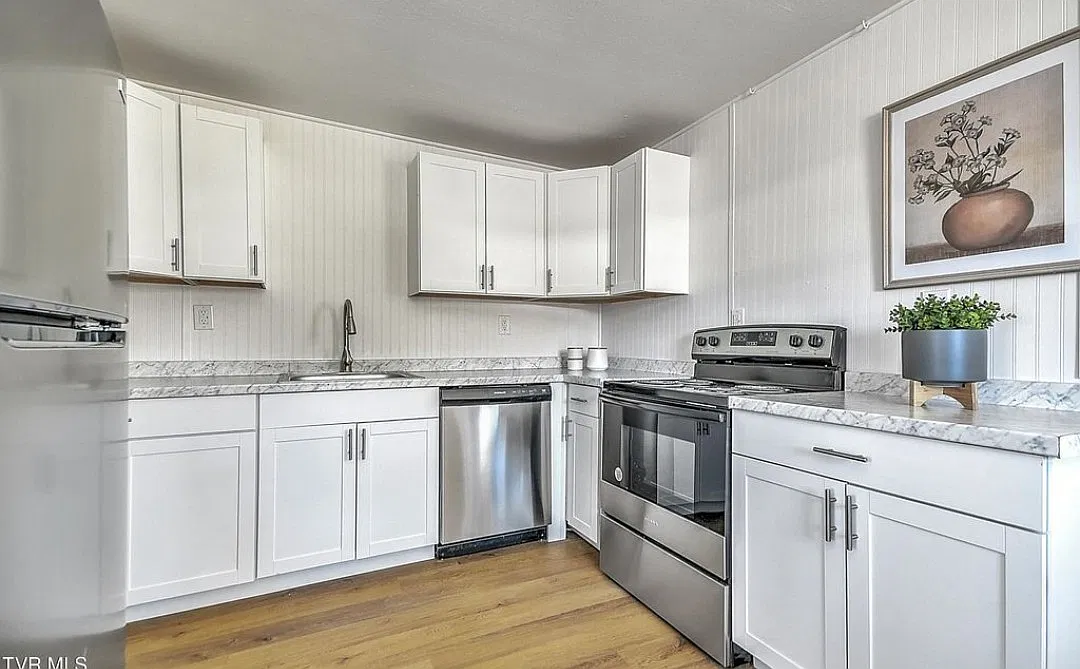3 bed, 960 sqft, $1,400 — Photo 1