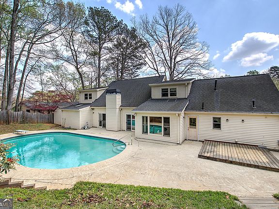 2nd image of 360 Clear Spring Ct