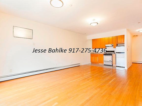 5th image of 2565 23rd St APT 3F