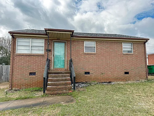 304 Greystone Rd Photo 1