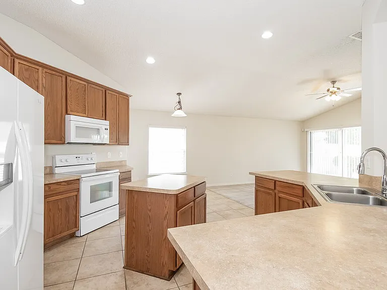 2318 Cherokee Cove Trl — Photo 7