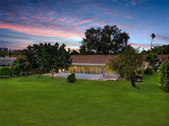 2nd image of 4508 Queen Palm Ln