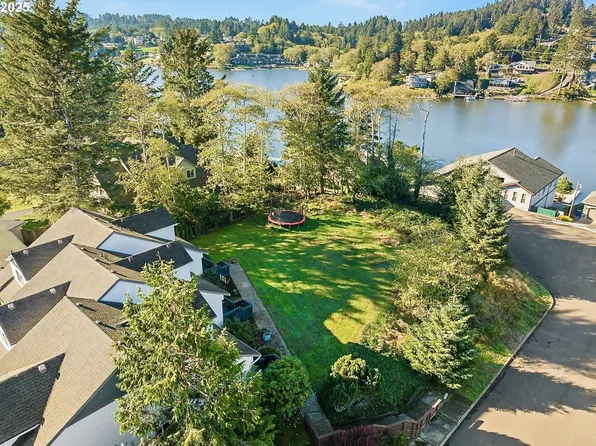 3508 NE 40th Ct, Neotsu, OR 97364