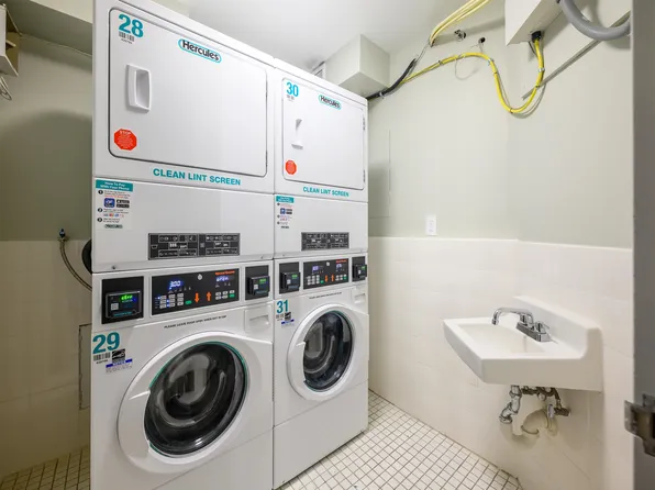 45 River Dr South image 16 of 30