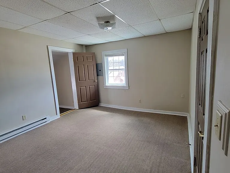 221 S Washington St #4 — Photo 2