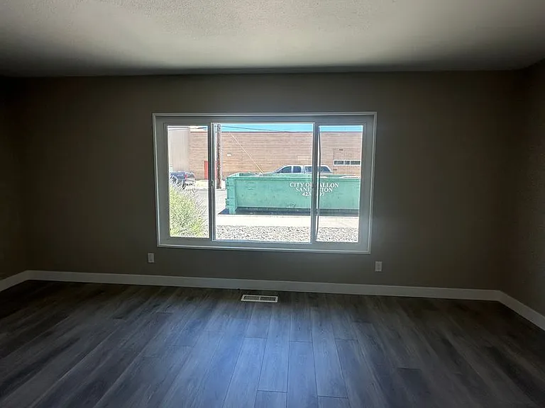 165 N Laverne St — Photo 4
