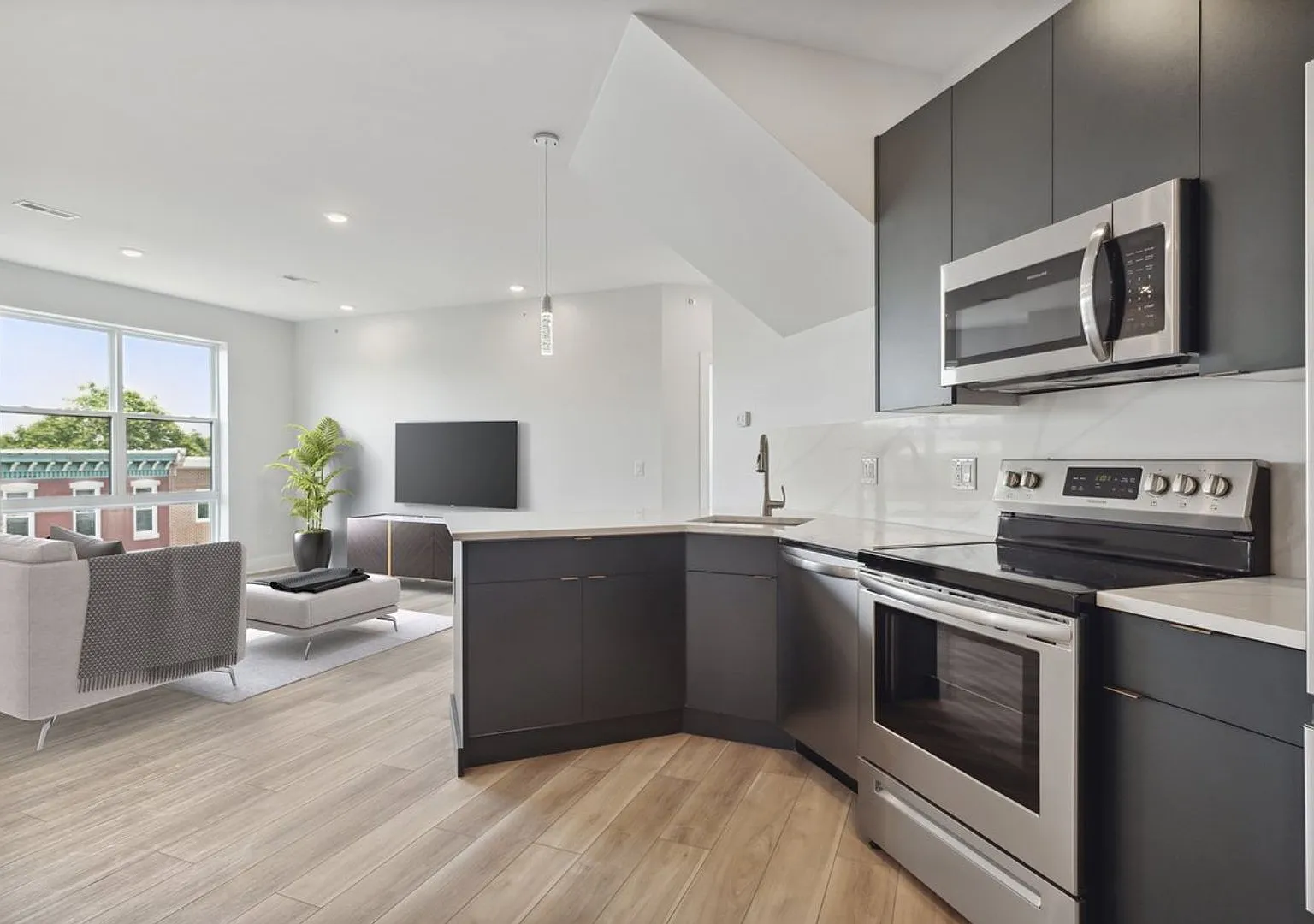 2 bed, 1000 sqft, $2,095 — Photo 1
