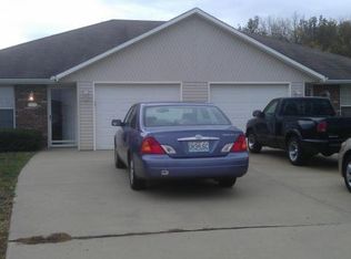 1329 Stoneybrooke Dr, Grain Valley, MO 64029