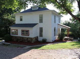 133 S High St, Neosho, MO 64850