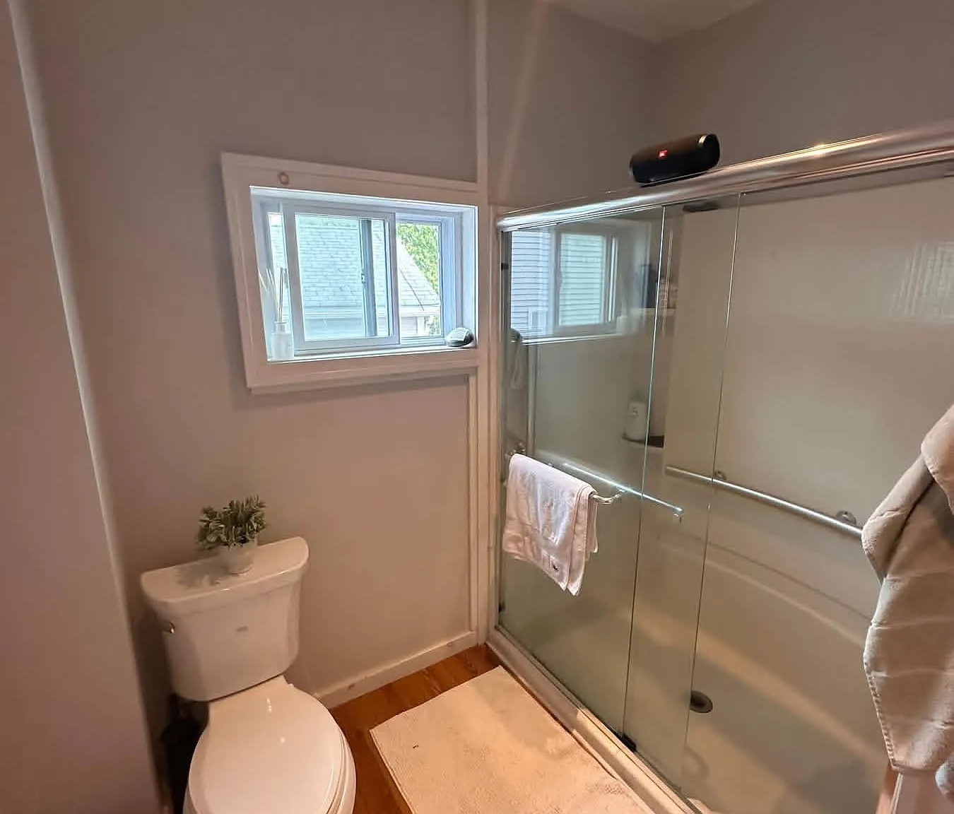 5 bed, 2700 sqft, $1,500 — Photo 4