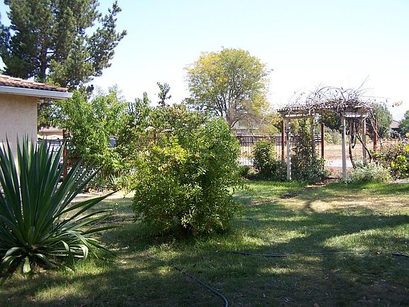 3rd image of 830 El Cerro Dr